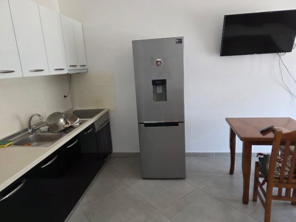 Tirane, jepet me qera apartament 1+1+Ballkon Kati 2, 65 m² 480 € (bulevardi kashar)