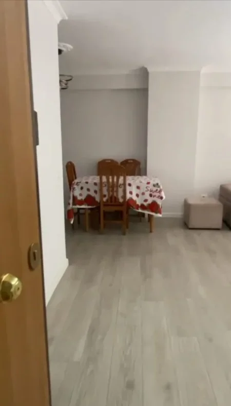 Tirane, jepet me qera apartament 2+1+Ballkon Kati 2, 90 m² 460 € (rruga teodor keko)