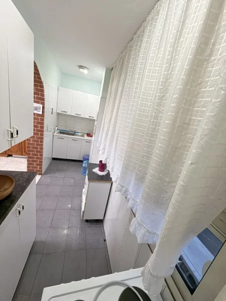 Tirane, jepet me qera apartament 2+1 Kati 1, 78 m² 600 € (Hoxha Tahsim)