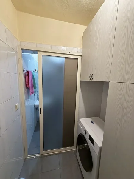 Tirane, jepet me qera apartament 2+1 Kati 1, 78 m² 600 € (Hoxha Tahsim)