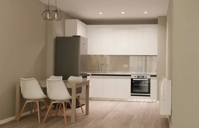 Tirane, jepet me qera apartament 2+1 Kati 4, 120 m² 600 € (Rruga Kongresi i Manastirit)