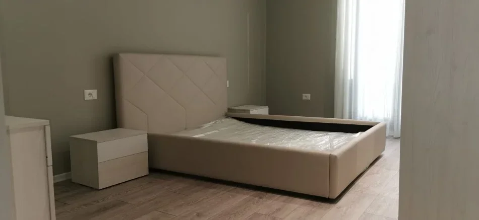 Tirane, jepet me qera apartament 2+1 Kati 4, 120 m² 600 € (Rruga Kongresi i Manastirit)