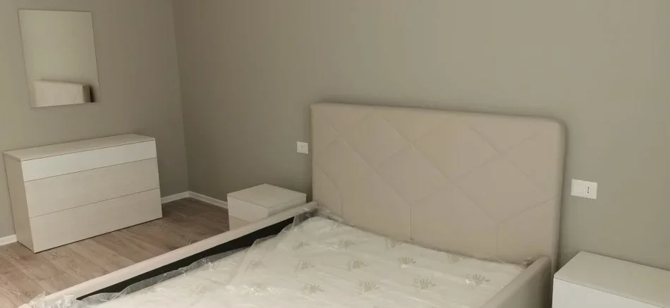 Tirane, jepet me qera apartament 2+1 Kati 4, 120 m² 600 € (Rruga Kongresi i Manastirit)