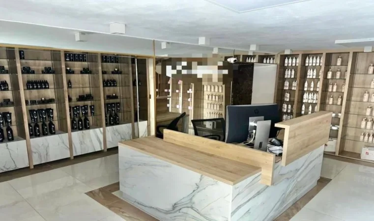 Tirane, jepet me qera ambjent biznesi Kati 0, 40 m² 800 € (rruga Sami Frasheri)