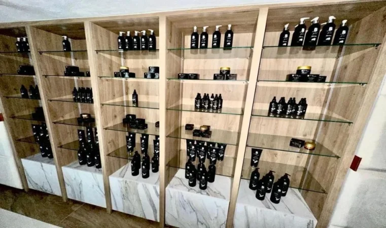 Tirane, jepet me qera ambjent biznesi Kati 0, 40 m² 800 € (rruga Sami Frasheri)