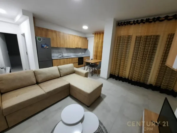 Tirane, jepet me qera apartament 1+1 Kati 4, 70 m² 600 € (21 Dhjetori)