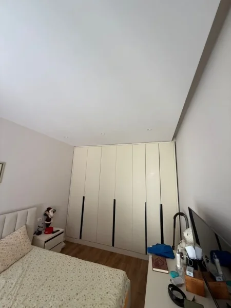 Tirane, shitet apartament 1+1+Ballkon Kati 1, 67 m² 195.000 € (Ne Porcelan, rruga Xhanfize Keko, kompleksi Green Harmony)