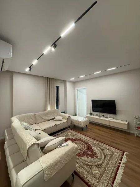 Tirane, shitet apartament 1+1+Ballkon Kati 1, 67 m² 195.000 € (Ne Porcelan, rruga Xhanfize Keko, kompleksi Green Harmony)