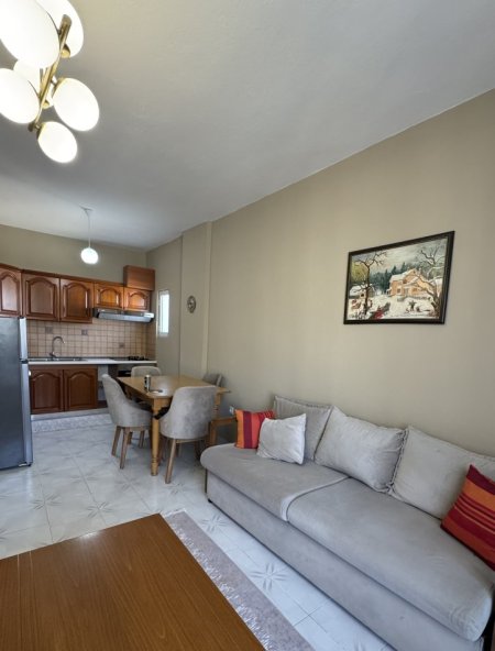 Tirane, jepet me qera apartament 2+1 Kati 6, 101 m² 500 € (Rruga e Kavajes, Globe)