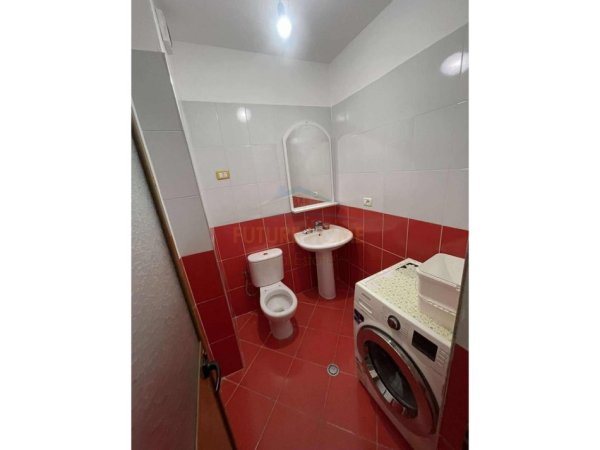 Tirane, jepet me qera apartament 2+1 Kati 3, 114 m² 600 € (Don Bosko)