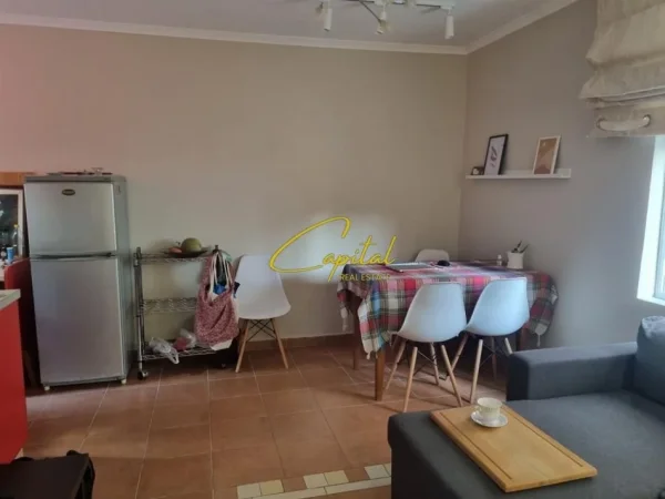 Tirane, jepet me qera apartament 1+1 Kati 2, 47 m² 500 € (ALI DEMI)