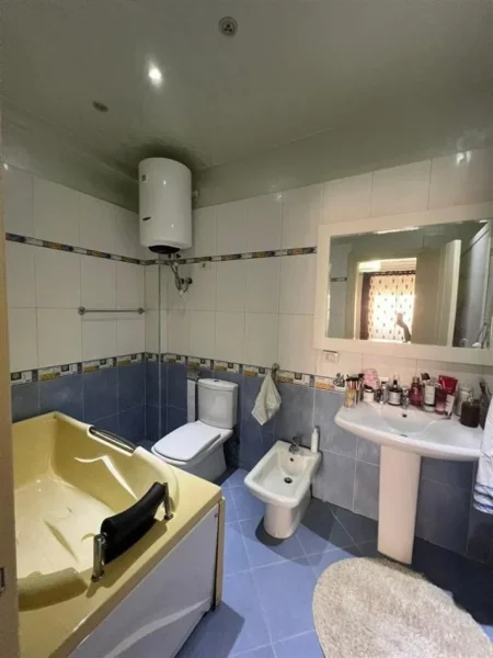 Tirane, shitet apartament 2+1+Ballkon Kati 3, 119 m² 299.000 € (Prane Kompleksit Delijorgji, tek Bulevardi Gjergj Fishta, prane Hilton Garden Inn)