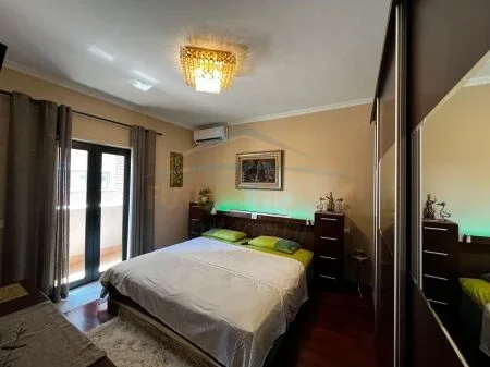 Tirane, shitet apartament 3+1 Kati 7, 181 m² 65.000.000 € 