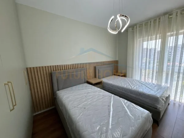 Tirane, jepet me qera apartament 2+1+Ballkon Kati 3, 91 m² 850 € (Shkolla e Kuqe, Pazari i Ri)