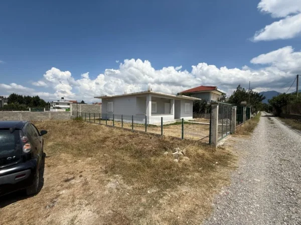 Kamez, shitet shtepi 1 Katshe Kati 1, 110 m²