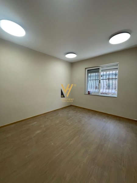 Tirane, shitet apartament 2+1+Ballkon Kati 1, 109 m² 268.000 € (RRUGA MARGARITA TUTULANI)