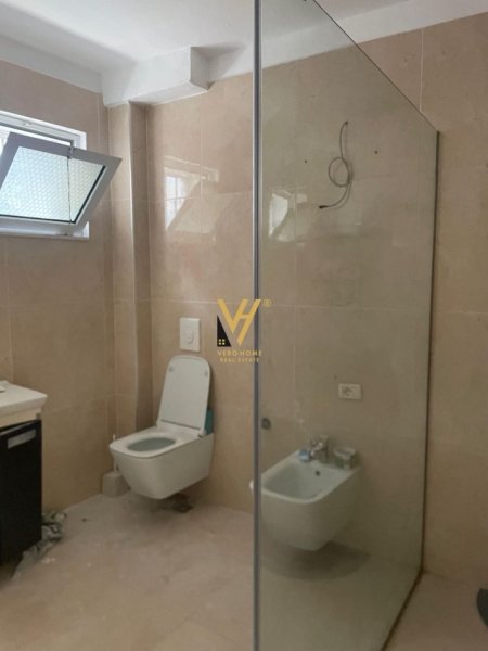 Tirane, shitet apartament 2+1+Ballkon Kati 1, 109 m² 268.000 € (RRUGA MARGARITA TUTULANI)
