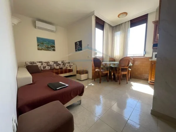 Tirane, jepet me qera apartament 2+1 Kati 9, 80 m² 600 € (Shkolla e Baletit , Rruga Petro Nini Luarasi)