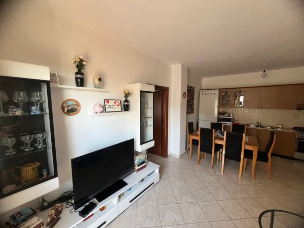 Durres, shitet apartament 2+1+Ballkon Kati 7, 120.000 € (PAVARESIA PLAZH DURRES)