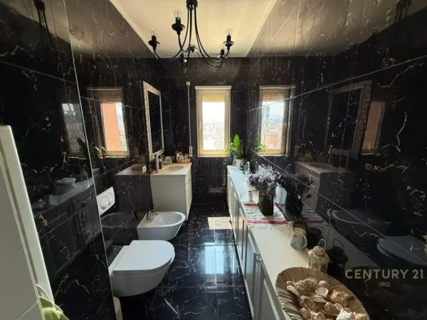 Tirane, shes apartament+verande | Penthouse 5+1 Kati 8, 270 m² 650.000 € (Hipoteka)