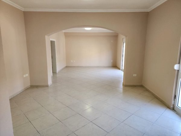 Durres, shitet apartament 2+1 Kati 1, 110 m² (QENDER, MARKATA)