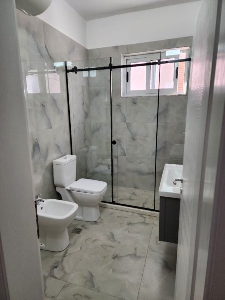 Durres, shitet apartament 2+1 Kati 1, 110 m² (QENDER, MARKATA)