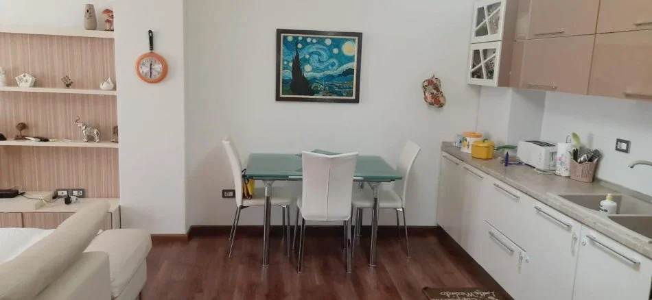 Tirane, shitet 2+1 Kati 8, 88 m² 157.000 € (Unaza e re)