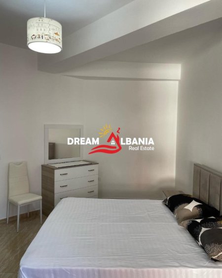 Tirane, jepet me qera apartament 1+1 Kati 5, 84 m² 600 € (prane Pallatit me Shigjeta)
