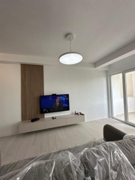 Tirane, jepet me qera apartament 2+1+Ballkon Kati 8, 98 m² 700 € (River Residence)