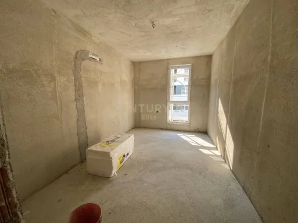 Tirane, shitet apartament 2+1+Ballkon Kati 5, 100 m² 109.000 € (Qendra Tregtare QTU)
