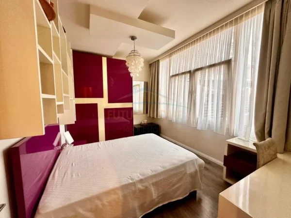 Shitet Apartament 3+1+2, Kompleksi Kika 2 , Tirane