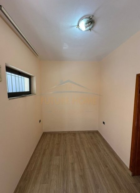 Tirane, jepet me qera apartament 1+1 Kati 0, 62 m² 450 € (Myslym Shyri)
