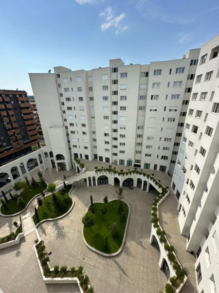 Tirane, jepet me qera apartament 2+1+Ballkon Kati 8, 96 m² 700 € (River Residence)