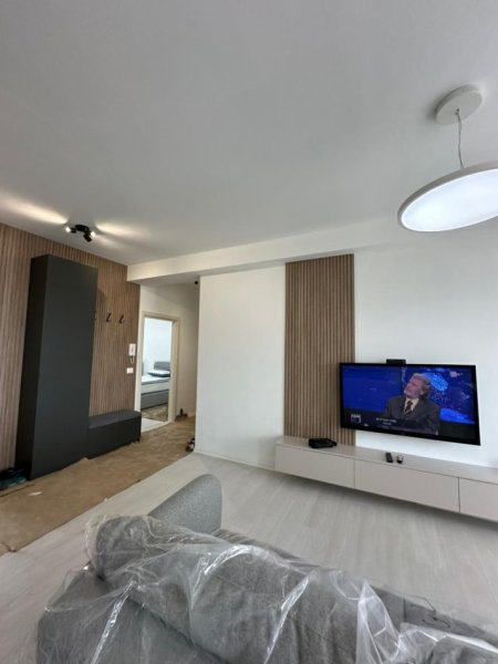 Tirane, jepet me qera apartament 2+1+Ballkon Kati 8, 96 m² 700 € (River Residence)