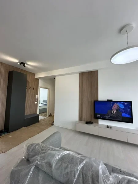 Tirane, jepet me qera apartament 2+1+Ballkon Kati 8, 96 m² 700 € (River Residence)