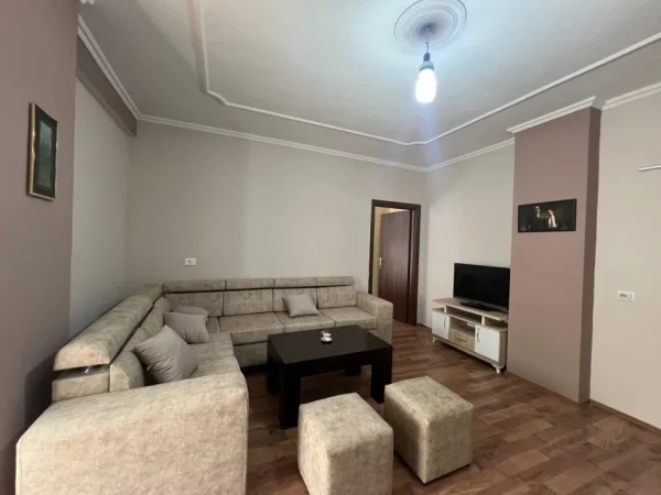 JEPET ME QIRA Apartament 2+1+2  📍Don Bosko, prane Hotel Ferrarit  🏢Kati: 2, me ashensor  💶600€/Muaj