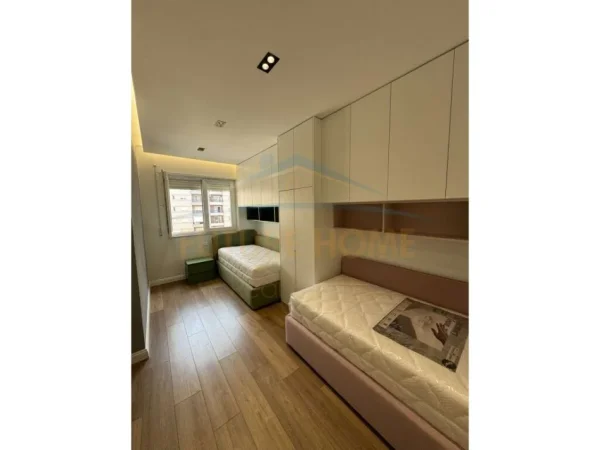 0683487469 Tirane, jepet me qera apartament 3+1 Kati 5, 120 m² 700 € (Astir , Prane Viles L)