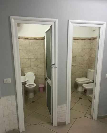 Tirane, jepet me qera apartament 1+1 Kati 2, 75 m² 450 € (SIPER BAR OSLO)