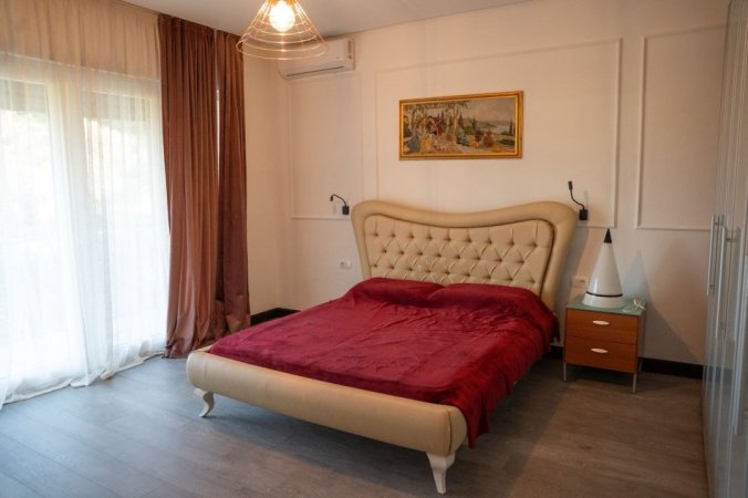 Tirane, shitet Vile , 2.500 m² 600.000 € (Bërzhitë)