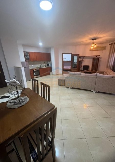 Tirane, jepet me qera apartament 2+1+Ballkon Kati 9, 116 m² 670 € (Rruga e Barrikadave)