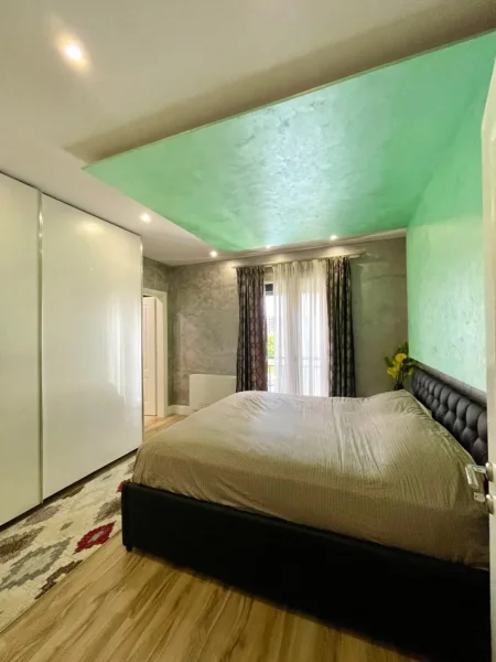 Tirane, jepet me qera apartament 2+1 Kati 3, 117 m² 900 € (Unaza e Re, Kompleksi Green City)