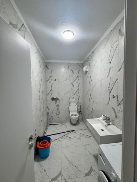 Tirane, jepet me qera apartament 1+1 Kati 5, 65 m² 520 € (RRUGA FROSINA PLAKU)