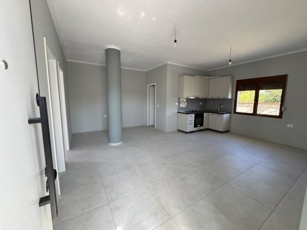 Tirane, jepet me qera apartament 2+1+Ballkon Kati 2, 65 m² 350 € (rruga kristo kristidhi)