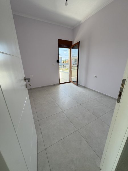 Tirane, jepet me qera apartament 2+1+Ballkon Kati 2, 65 m² 350 € (rruga kristo kristidhi)