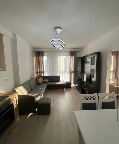 Tirane, jepet me qera apartament 1+1 Kati 5, 450 € 