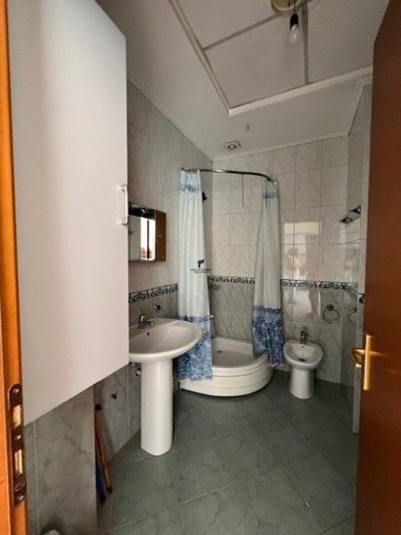 Tirane, jepet me qera apartament 1+1 Kati 8, 60 m² 400 € (DON BOSKO)
