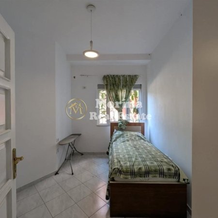 Tirane, jepet me qera apartament 2+1 Kati 1, 120 m² 600 € (Liqeni i Thate)