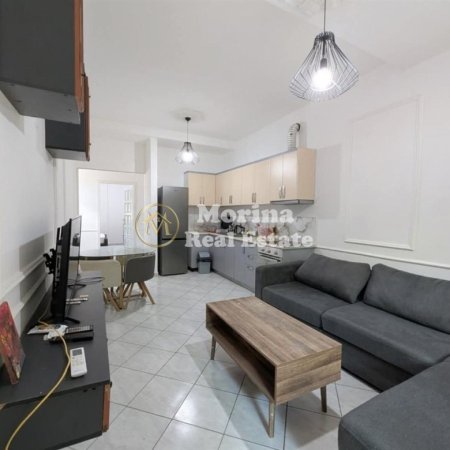 Tirane, jepet me qera apartament 2+1 Kati 1, 120 m² 600 € (Liqeni i Thate)