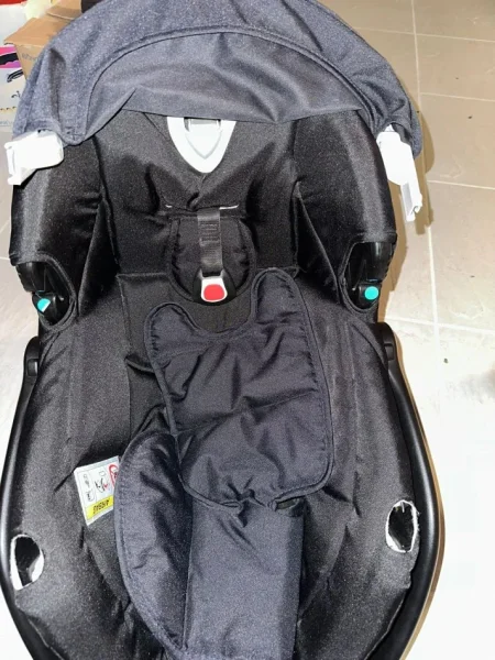 Tirane, shes karroce me tre pjese deri ne 3 vjec 200 €