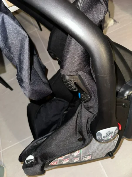 Tirane, shes karroce me tre pjese deri ne 3 vjec 200 €